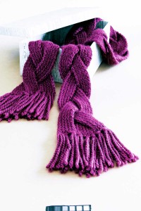 26 Free Scarf Knitting Patterns | FaveCrafts.com