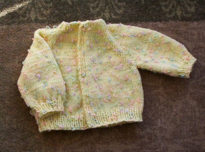 Free Stuff  Babies on Gorgeous Baby Raglan Cardigan Free Knitting Pattern By Ooo Baby Knits