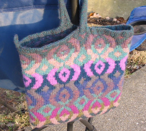 colo-bag-felt Felted Tote Bag with Color-Play and Stash-Busting Charm