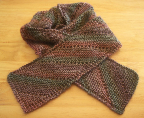 Free scarf knitting patterns. Easy knitting projects for a beginner.