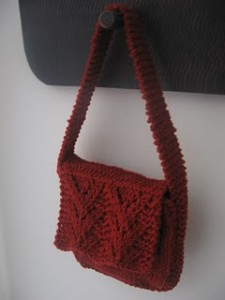 T. Matthews Fine Art: Free Knitting Pattern - Peyton&apos;s Mini Purses