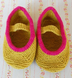 Chunky Slippers Pattern - Knitting Patterns and Crochet Patterns