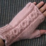 Fingerless Mitts with XO Cable