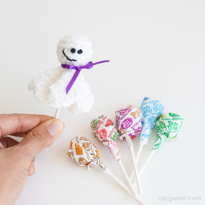 Lollipop Ghost Crochet Pattern