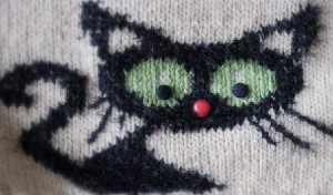 Halloween Knitted Cat - Colorwork - Knitting Bee