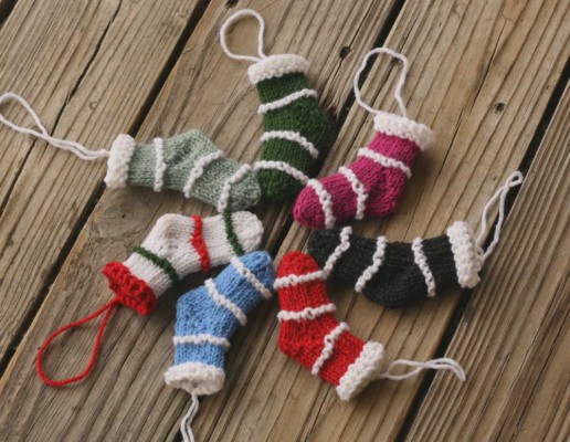 mini stockings free knitting ornament pattern