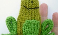 Little Friendly Frog Knitting Pattern