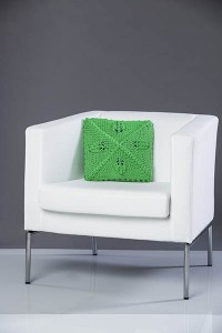 Four Leaves Pillow – Free Knitting Pattern