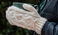 Knitting pattern: Medallion mittens
