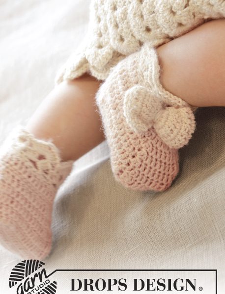 Crochet DROPS slippers pattern for baby