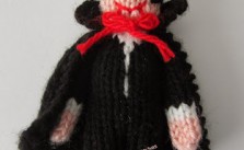 The Little Vampire – Free Halloween Knitting Pattern