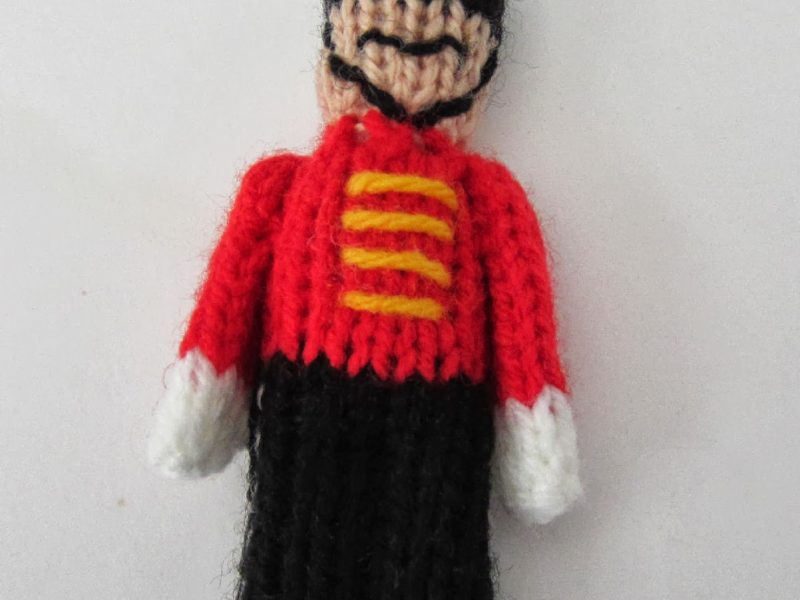 Toy Soldier Christmas Ornament – Free knitting Pattern