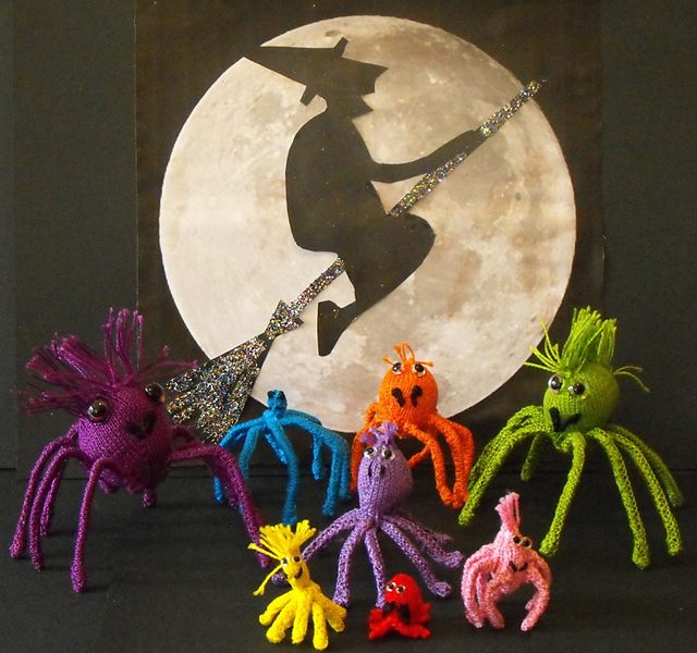 FREE Halloween Spider Family knitting pattern
