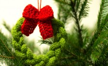 Wreath Christmas Tree Ornament – Free Knit Pattern
