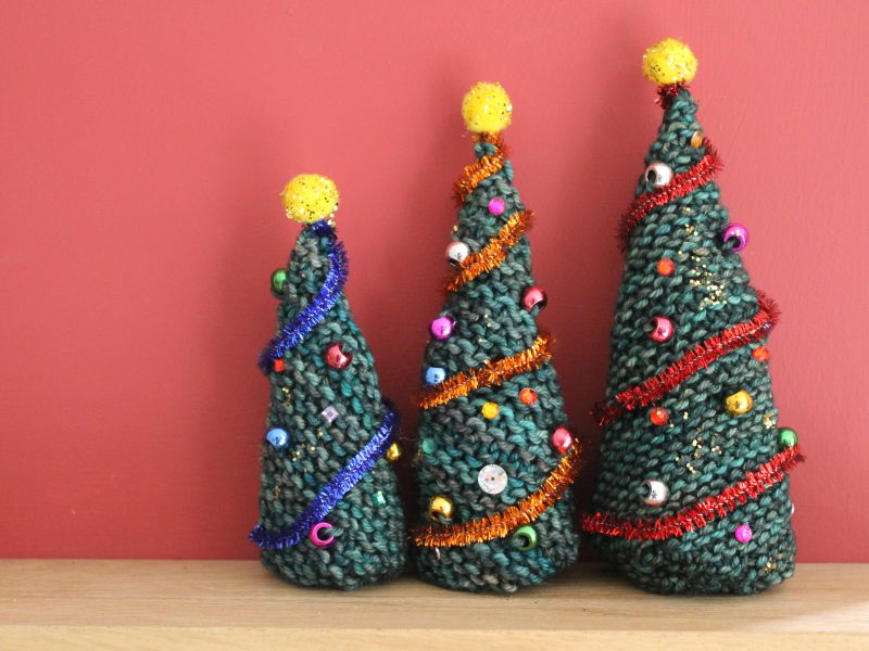 Knitted Christmas Trees – Free Knit Pattern