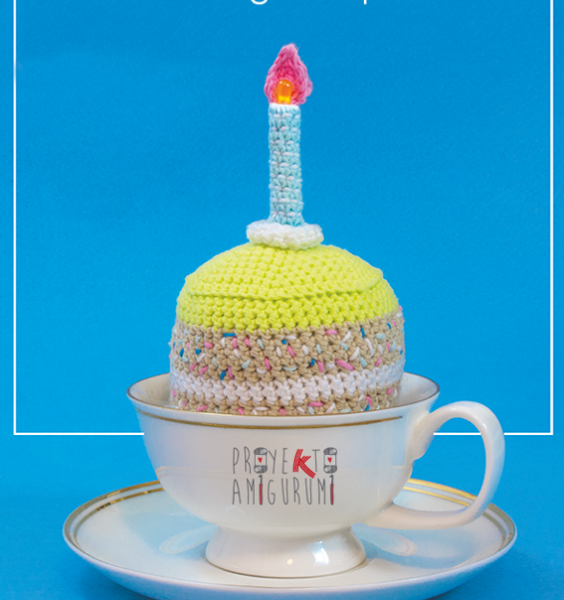 Cupcake with candle free crochet pattern