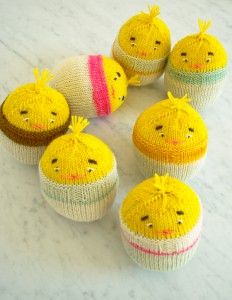 Chick-in-an-Egg free knitting pattern
