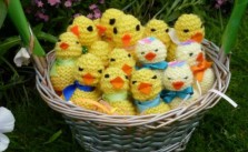 Knitted Easter Chicks (to fit over a creme egg)
