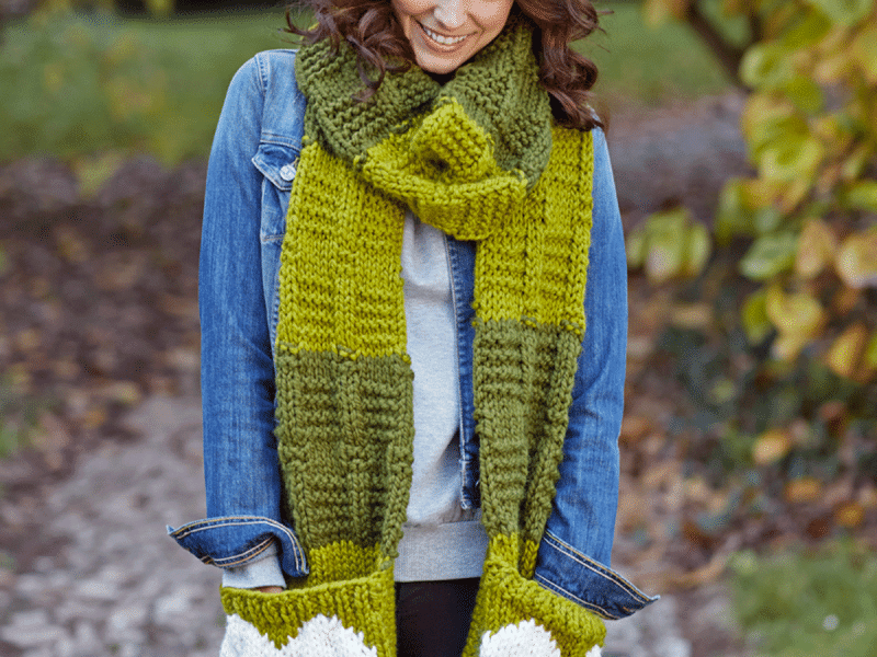 Valentine’s heart scarf free knitting pattern