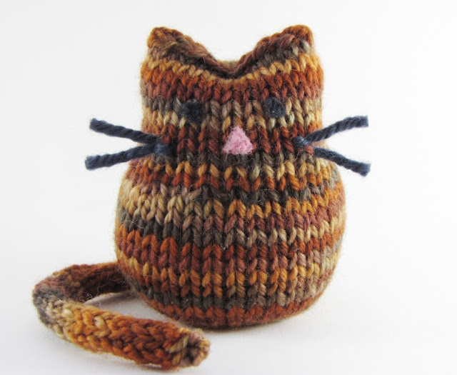 Cat Knitting Pattern and Tutorial