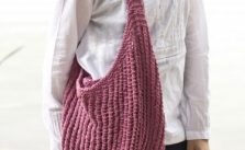Free knit sunseeker shouder bag