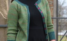 Hyben – a fine cardigan in narrow stripes