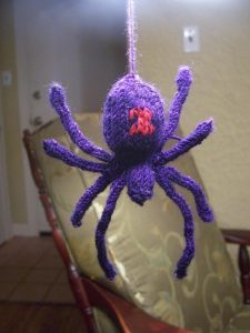 black-widow-spider-hallowenn-knitting-pattern