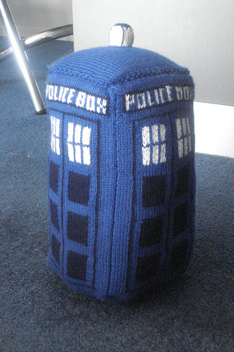 TARDIS stuffed plush free knitting pattern