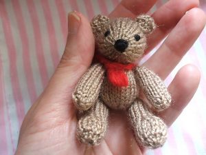 knitted-teddy-bear-free-pattern