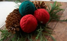 Cabled Holiday Balls Free Knitting Pattern
