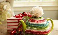 Holiday Teapot Cozy free knit pattern