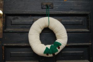 Christmas wreath pattern knit