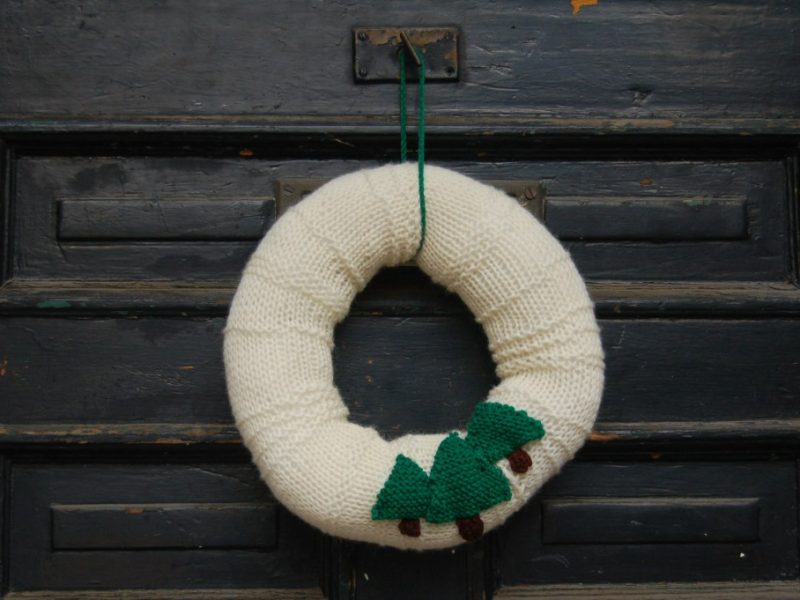 Knitted Christmas Wreath Free Pattern