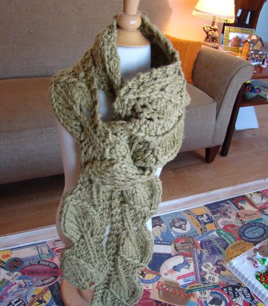 Leaf – Free Pattern for a Knit Scarf