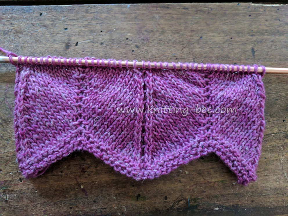 Stockinette Chevron Free Knitting Stitch by www.knitting-bee.com