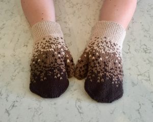 Coffee and Cream Mittens Free Knitting Pattern. Knit your own color work mitts