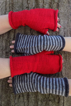 Estilo Fingerless Mitts Free Knitting Pattern Download
