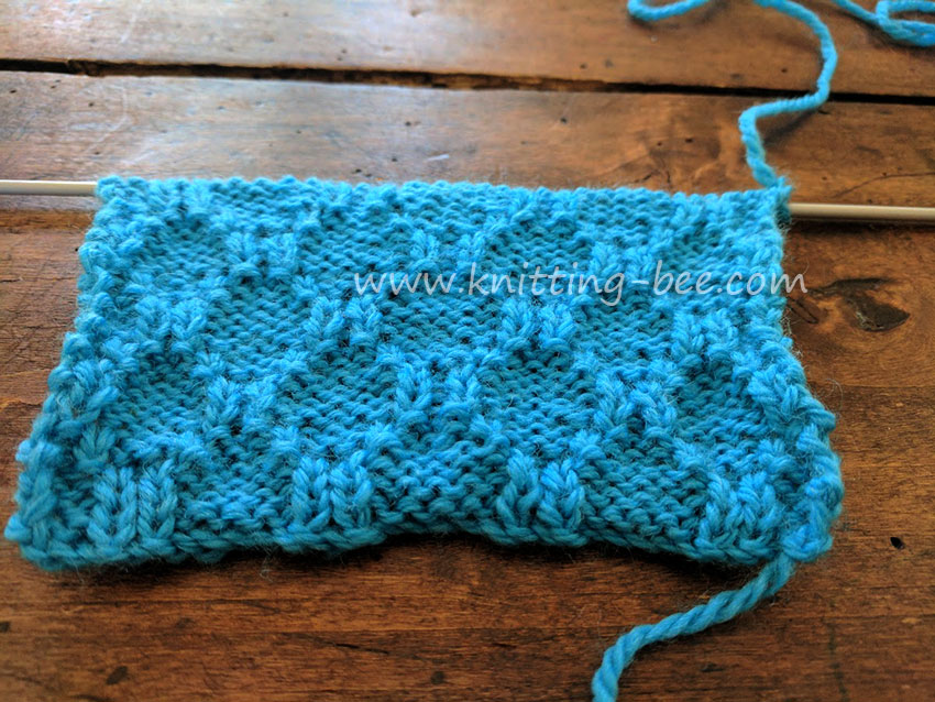 Knit and Purl Rings Free Knitting Stitch https://www.knitting-bee.com/knitting-stitch-library/knit-purl-combinations/knit-purl-rings-free-knitting-stitch 