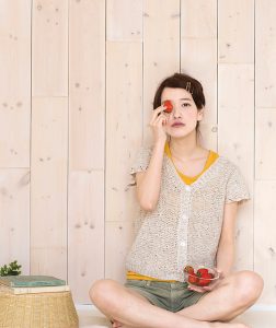 Natural Knit Short Sleeved Cardigan Free Knitting Pattern. Modern knitting pattern.