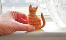 Tiny Window Cat Free Knitting Pattern