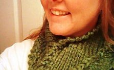 Center-Stitch Mitered Cowl Free Knitting Pattern