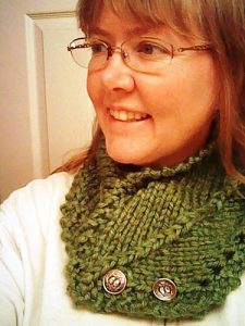 Center-Stitch Mitered Cowl Free Knitting Pattern
