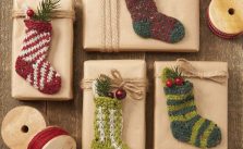 Holiday Socks Free Knitting Pattern Download for Christmas