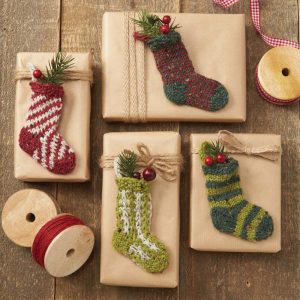 Holiday Socks Free Knitting Pattern Download for Christmas