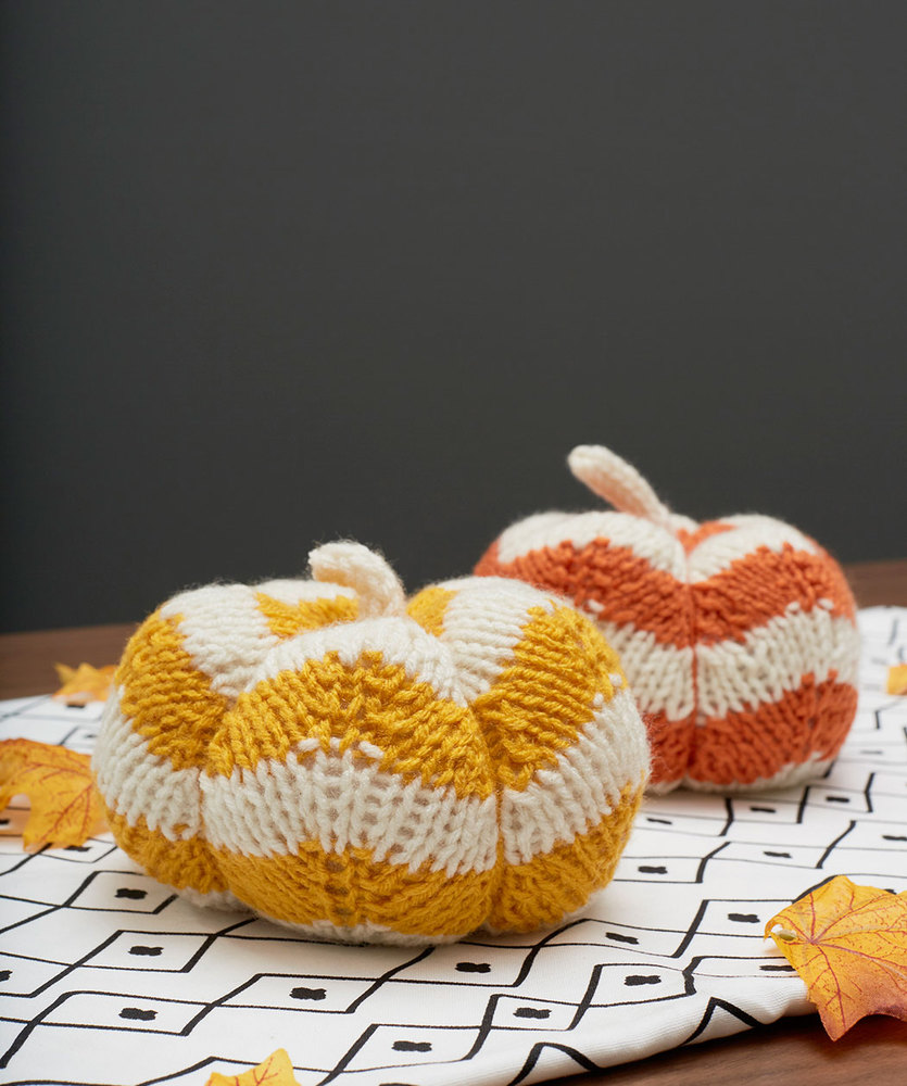 Spicy Knit Pumpkins Free Fall Knitting Pattern
