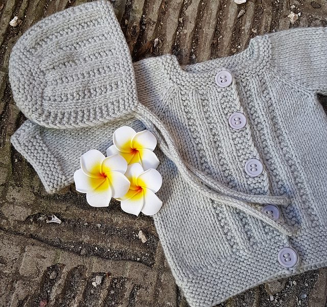 Wee Ashley Free Baby Cardigan Knitting Pattern