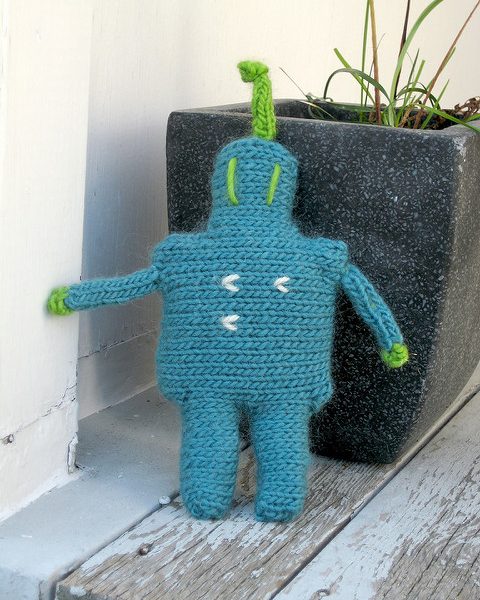 Proto the Robot Free Knitting Pattern