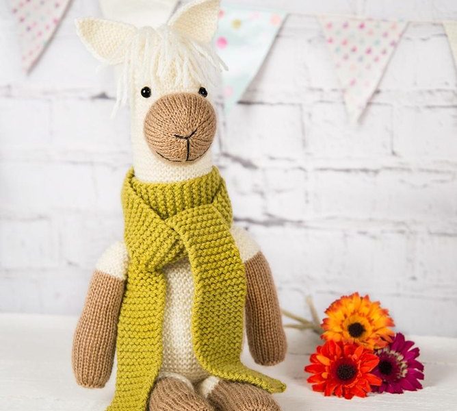 Pax the Alpaca Free Animal Knitting Pattern