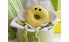 Bernat Daisy Toy Free Knitting Pattern