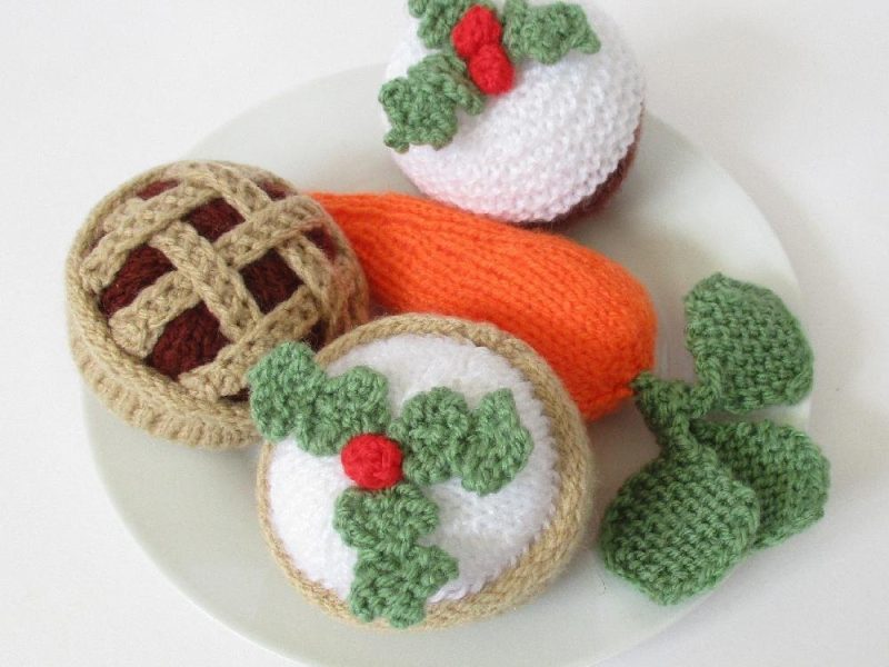 Treats for Santa and Rudolph Free Knitting Pattern